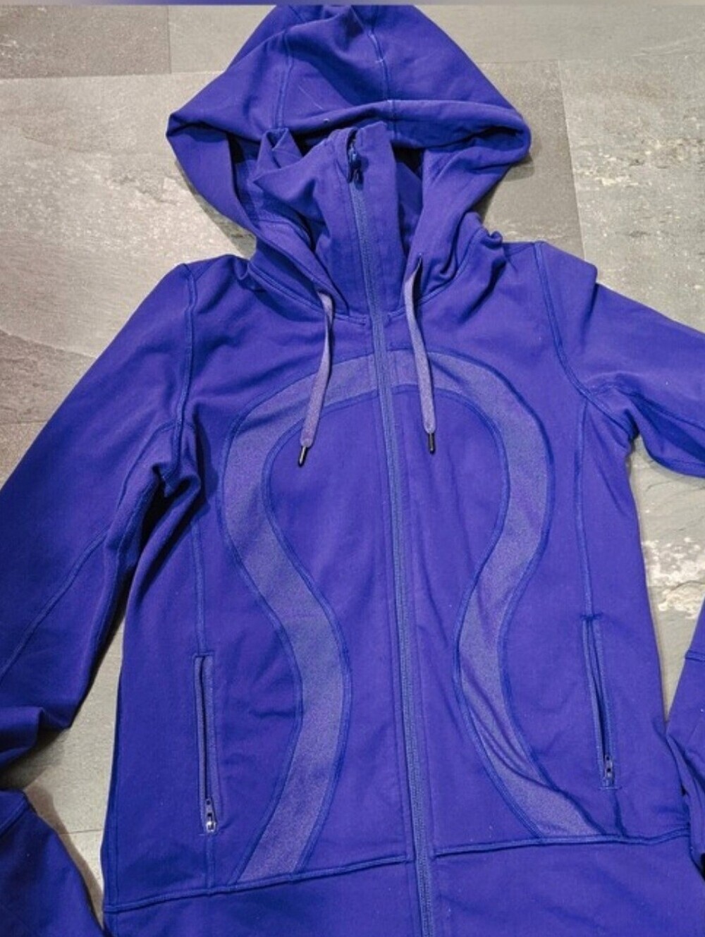 Lululemon Stride Zip Up Jacket. Hood. Long Sleeves. Thumbholes. Purple. Size 4.